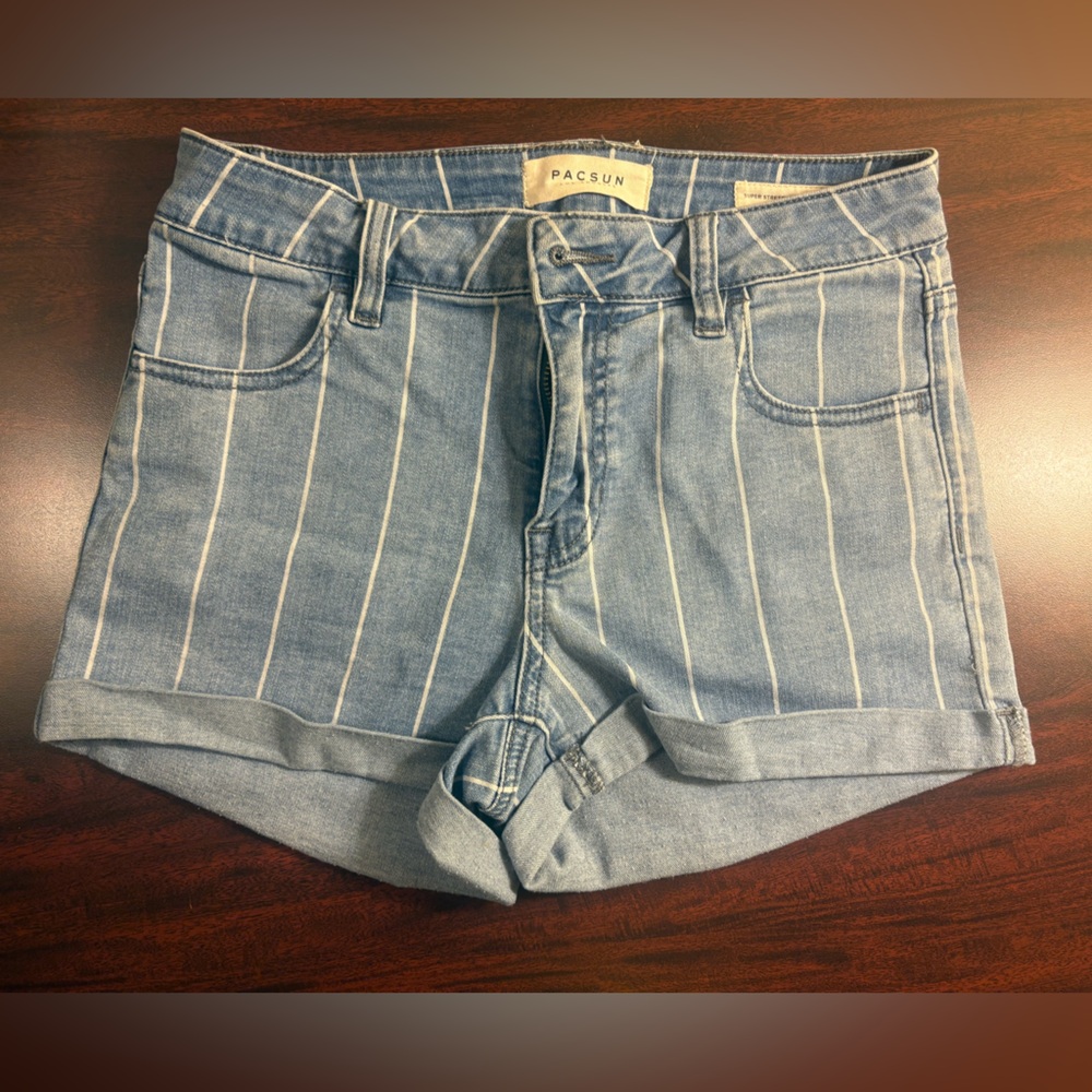 Women’s PacSun Jean Shorts; Size 27; mid rise